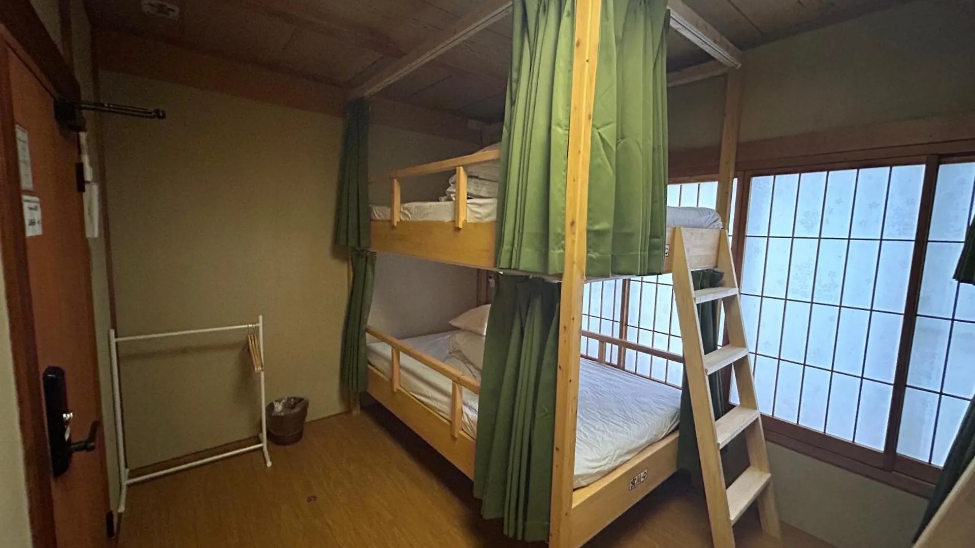Gion Kyoto Miyagawacyo Guesthouse Hanakanzashi Hostel